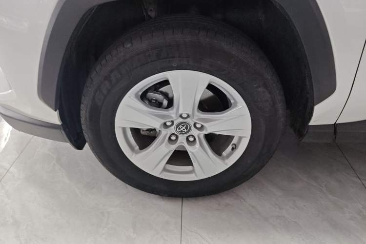 Used Toyota RAV4 2022 2.0L CVT Two-Wheel Drive Urban Edition Left Front Wheel Hub