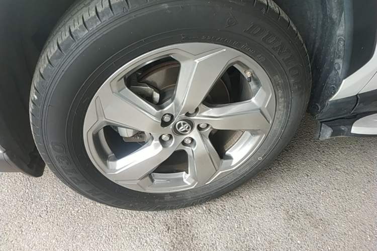 Used Toyota RAV4 2022 2.0L CVT Two-Wheel Drive Fashion Edition Left Front Wheel Hub