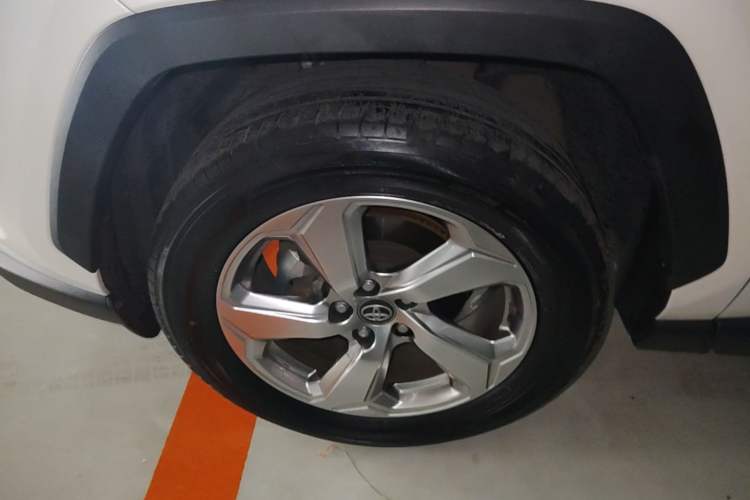 Used Toyota RAV4 2022 2.0L CVT Two-Wheel Drive Fashion Edition Left Front Wheel Hub