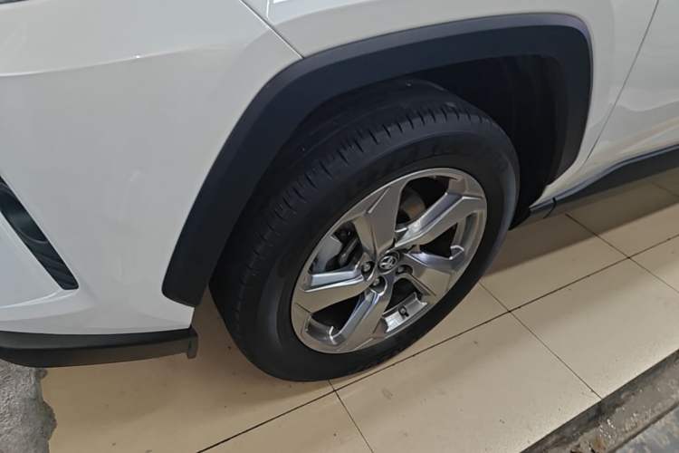 Used Toyota RAV4 2022 Dual-Engine 2.5L E-CVT Two-Wheel Drive Elite Edition Left Front Wheel Hub