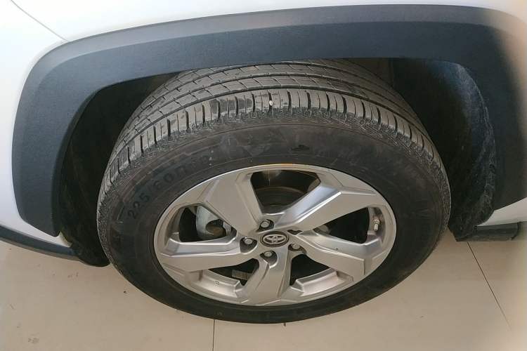 Used Toyota RAV4 2022 2.0L CVT Two-Wheel Drive Fashion Plus Edition Left Front Wheel Hub