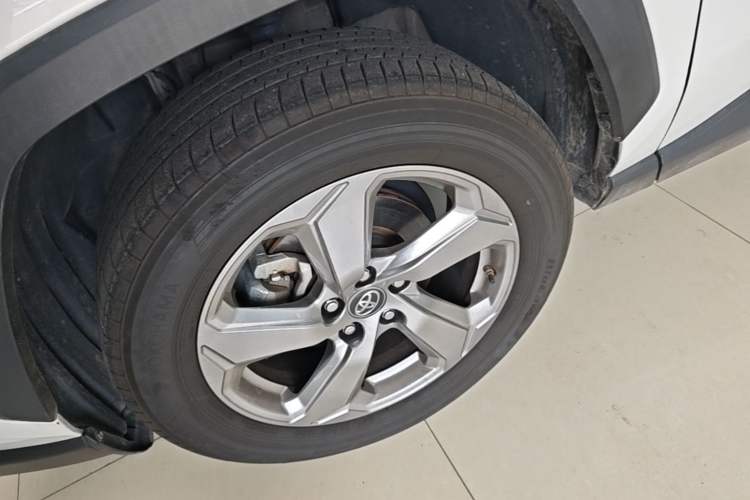 Used Toyota RAV4 2022 2.0L CVT Two-Wheel Drive Fashion Edition Left Front Wheel Hub