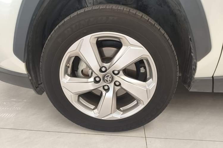 Used Toyota RAV4 2022 Dual-Engine 2.5L E-CVT Two-Wheel Drive Elite Edition Left Front Wheel Hub