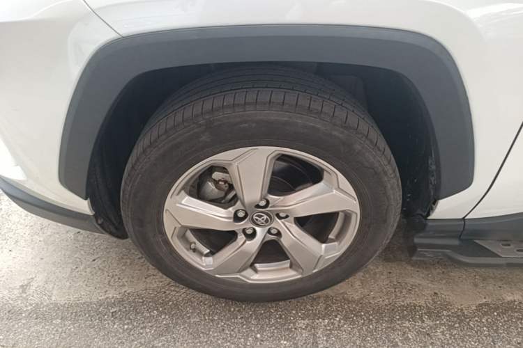 Used Toyota RAV4 2022 2.0L CVT Two-Wheel Drive Fashion Plus Edition Left Front Wheel Hub