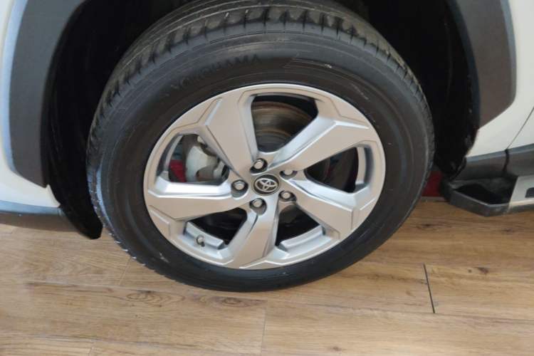Used Toyota RAV4 2022 2.0L CVT Two-Wheel Drive Fashion Plus Edition Left Front Wheel Hub