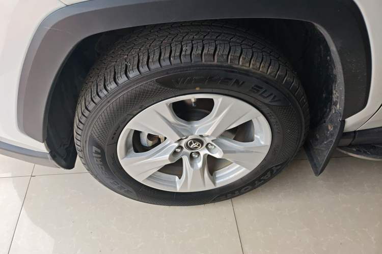Used Toyota RAV4 2022 2.0L CVT Two-Wheel Drive Urban Edition Left Front Wheel Hub