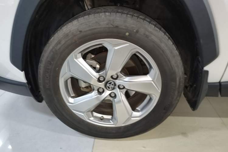 Used Toyota RAV4 2022 2.0L CVT Two-Wheel Drive Fashion Edition Left Front Wheel Hub