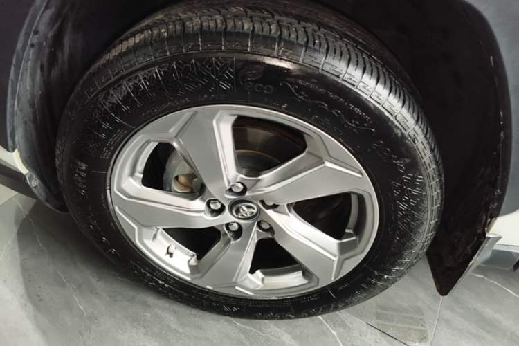 Used Toyota RAV4 2022 2.0L CVT Two-Wheel Drive Fashion Plus Edition Left Front Wheel Hub