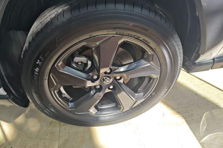 Used Toyota RAV4 2022 2.0L CVT 4x4 Style Plus Edition Left Front Wheel Hub