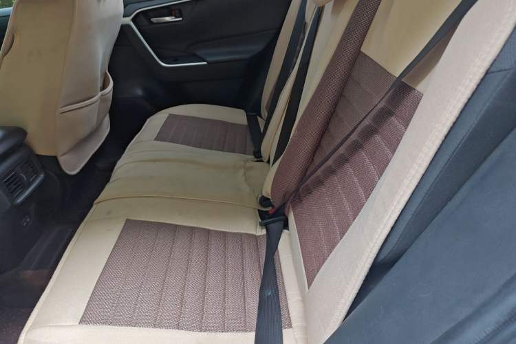 Used Toyota RAV4 2022 2.0L CVT Two-Wheel Drive Fashion Edition Left Rear Seat