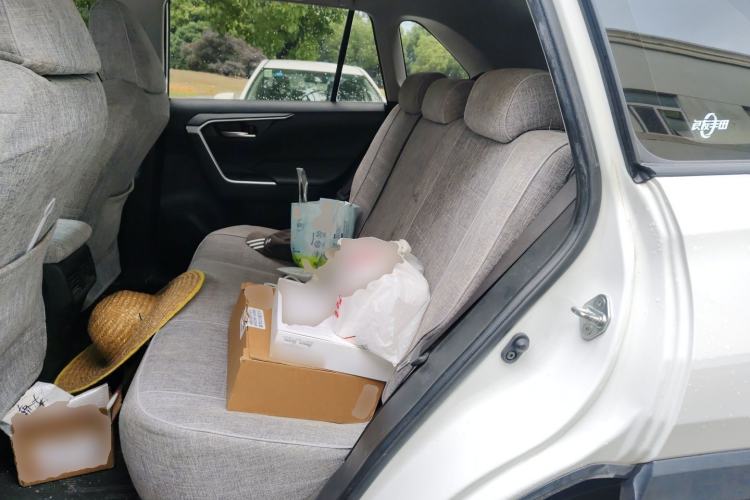 Used Toyota RAV4 2022 2.0L CVT Two-Wheel Drive Fashion Edition Left Rear Seat