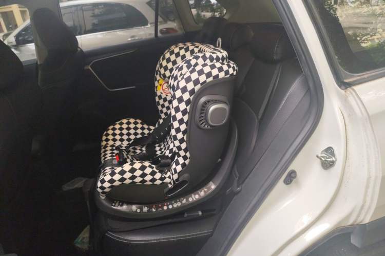 Used Toyota RAV4 2022 2.0L CVT Two-Wheel Drive Urban Edition Left Rear Seat