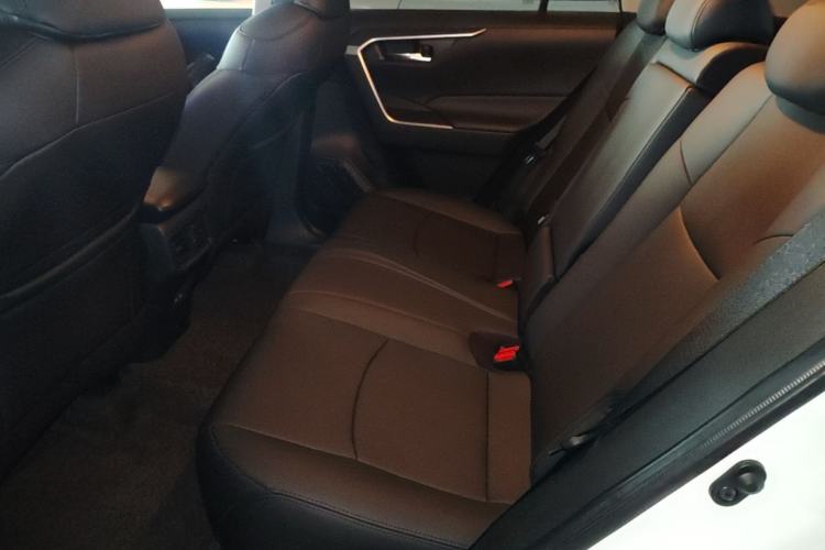 Used Toyota RAV4 2022 2.0L CVT Two-Wheel Drive Fashion Edition Left Rear Seat