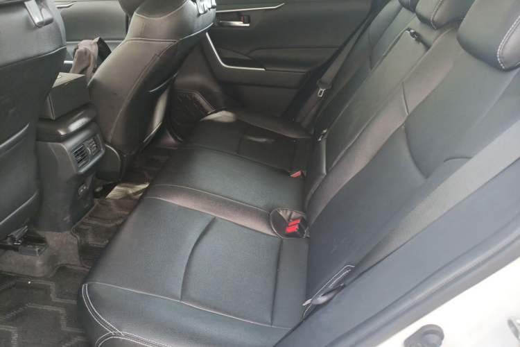 Used Toyota RAV4 2022 2.0L CVT Two-Wheel Drive Fashion Edition Left Rear Seat
