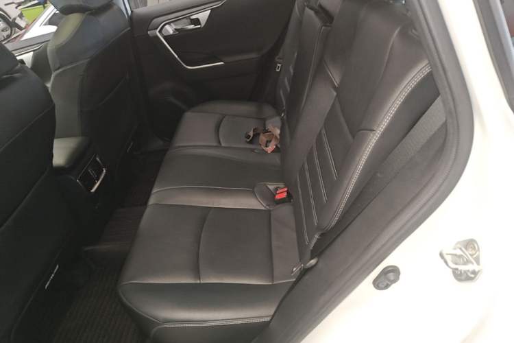 Used Toyota RAV4 2022 2.0L CVT Two-Wheel Drive Fashion Plus Edition Left Rear Seat