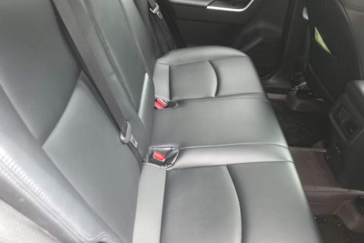 Used Toyota RAV4 2022 2.0L CVT Two-Wheel Drive Fashion Edition Left Rear Seat