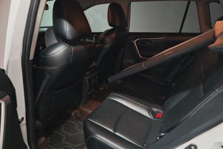 Used Toyota RAV4 2022 2.0L CVT Two-Wheel Drive Urban Edition Left Rear Seat