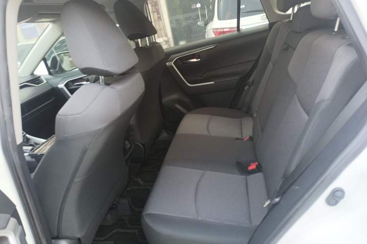 Used Toyota RAV4 2022 2.0L CVT Two-Wheel Drive Fashion Edition Left Rear Seat