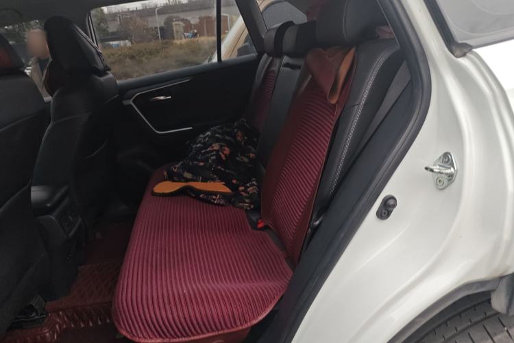 Used Toyota RAV4 2022 2.0L CVT Two-Wheel Drive Fashion Plus Edition Left Rear Seat