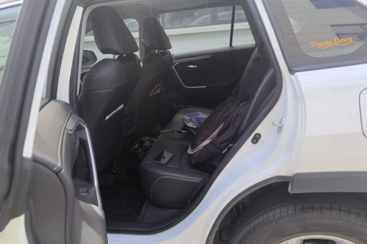 Used Toyota RAV4 2022 2.0L CVT Two-Wheel Drive Fashion Plus Edition Left Rear Seat