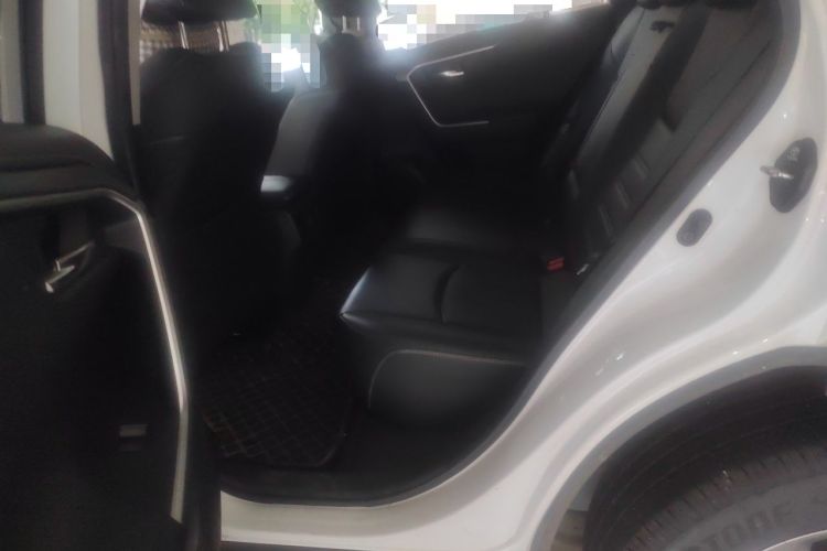 Used Toyota RAV4 2022 2.0L CVT Two-Wheel Drive Fashion Plus Edition Left Rear Seat