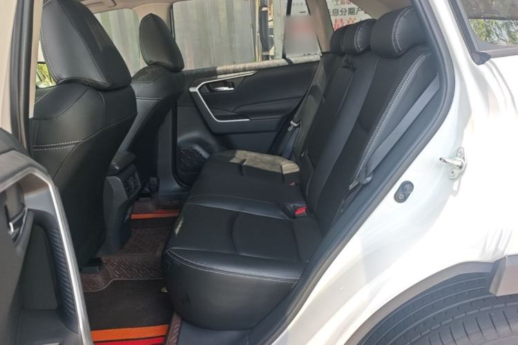 Used Toyota RAV4 2022 2.0L CVT Two-Wheel Drive Fashion Edition Left Rear Seat