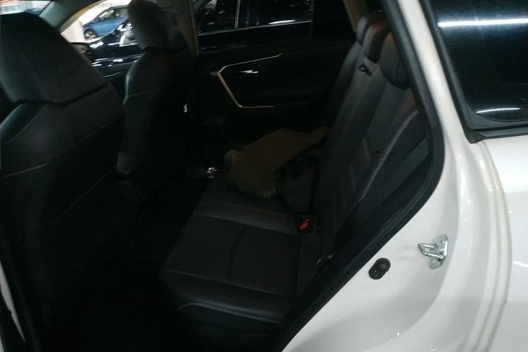 Used Toyota RAV4 2022 Dual-Engine 2.5L E-CVT Four-Wheel Drive Elite Plus Edition Left Rear Seat