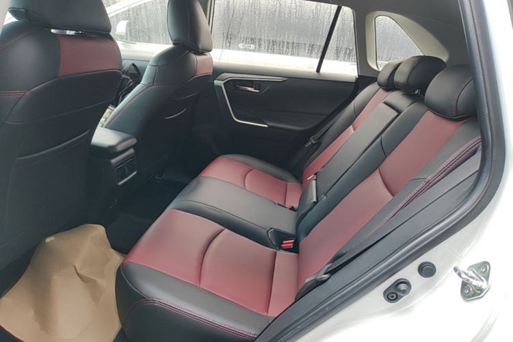Used Toyota RAV4 2022 2.0L CVT Two-Wheel Drive Fashion Edition Left Rear Seat