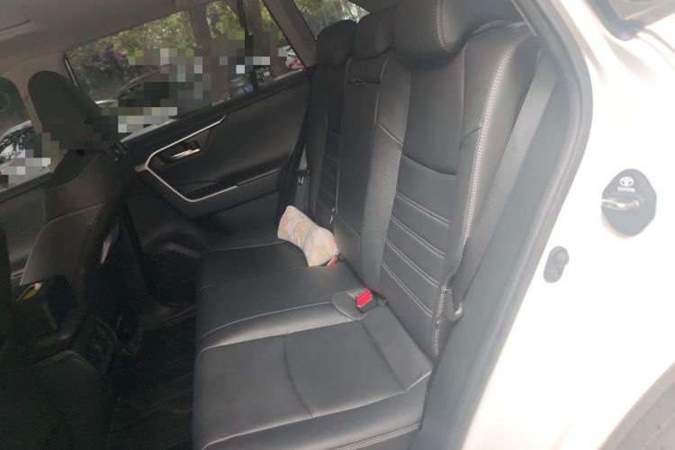 Used Toyota RAV4 2022 Dual-Engine 2.5L E-CVT Four-Wheel Drive Elite Plus Edition Left Rear Seat