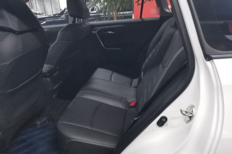 Used Toyota RAV4 2022 2.0L CVT Two-Wheel Drive Fashion Plus Edition Left Rear Seat
