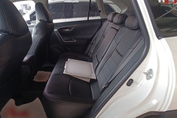 Used Toyota RAV4 2022 2.0L CVT Two-Wheel Drive Fashion Edition Left Rear Seat