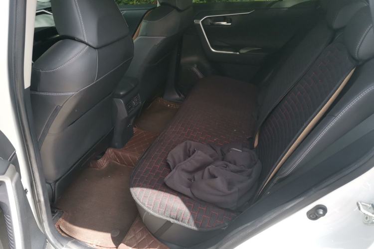 Used Toyota RAV4 2022 2.0L CVT Two-Wheel Drive Fashion Plus Edition Left Rear Seat