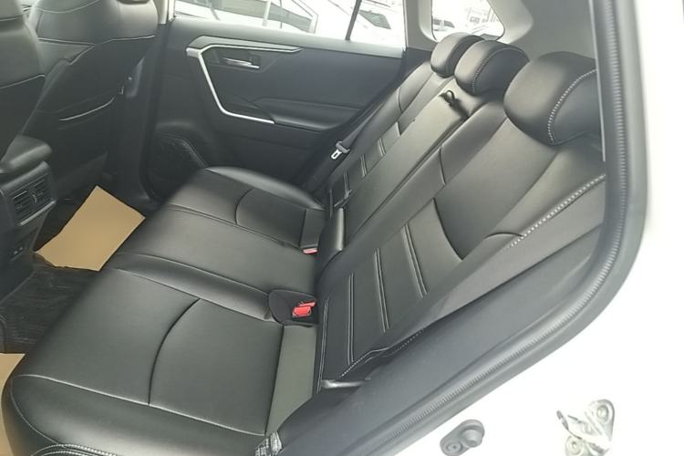 Used Toyota RAV4 2022 2.0L CVT Two-Wheel Drive Fashion Edition Left Rear Seat