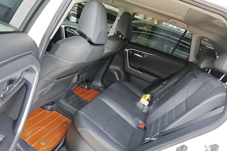 Used Toyota RAV4 2022 Dual-Engine 2.5L E-CVT Four-Wheel Drive Flagship Edition Left Rear Seat