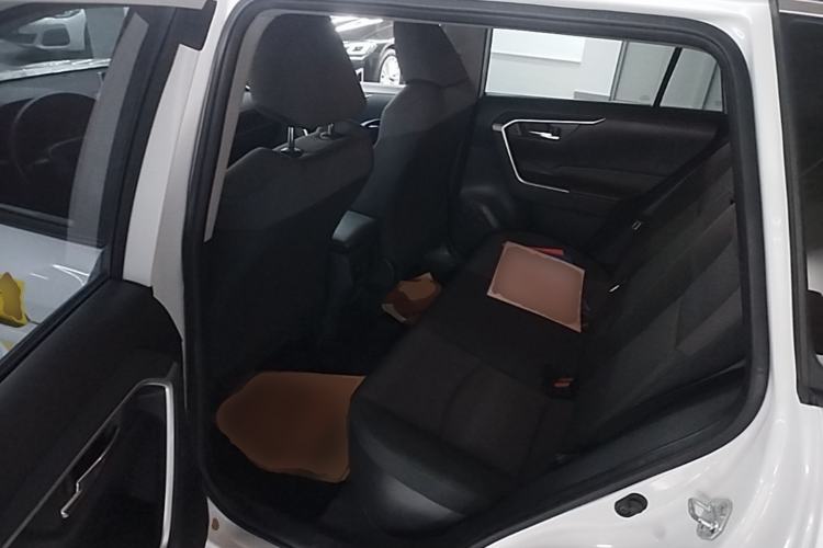 Used Toyota RAV4 2022 Dual-Engine 2.5L E-CVT Two-Wheel Drive Elite Edition Left Rear Seat