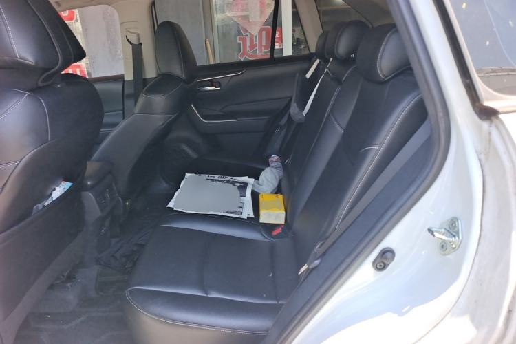 Used Toyota RAV4 2022 2.0L CVT Two-Wheel Drive Fashion Edition Left Rear Seat