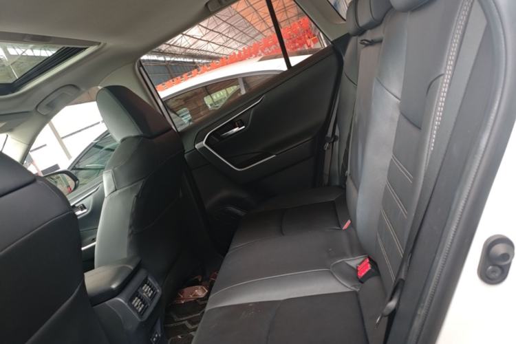 Used Toyota RAV4 2022 2.0L CVT Two-Wheel Drive Fashion Plus Edition Left Rear Seat