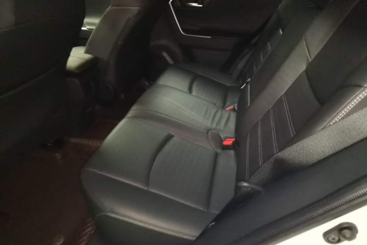 Used Toyota RAV4 2022 2.0L CVT Two-Wheel Drive Fashion Plus Edition Left Rear Seat