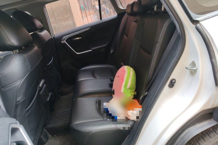 Used Toyota RAV4 2022 2.0L CVT Two-Wheel Drive Fashion Edition Left Rear Seat