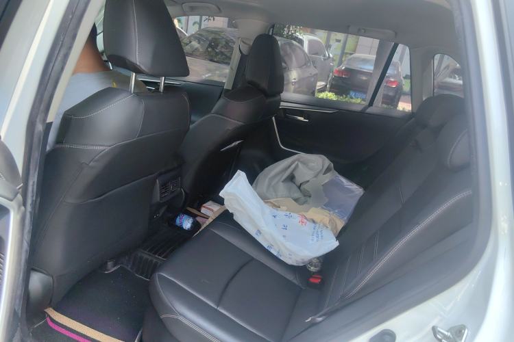 Used Toyota RAV4 2022 Dual-Engine 2.5L E-CVT Four-Wheel Drive Elite Plus Edition Left Rear Seat