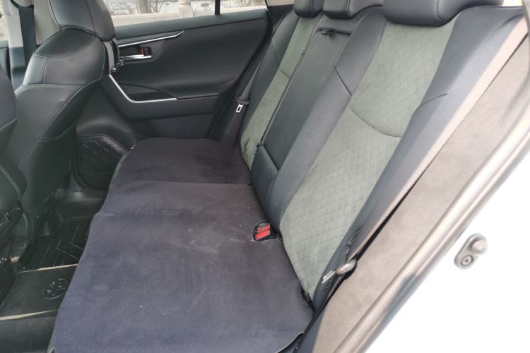 Used Toyota RAV4 2022 2.0L CVT Four-Wheel Drive Premium Edition Left Rear Seat