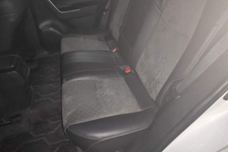 Used Toyota RAV4 2022 2.0L CVT Four-Wheel Drive Premium Edition Left Rear Seat