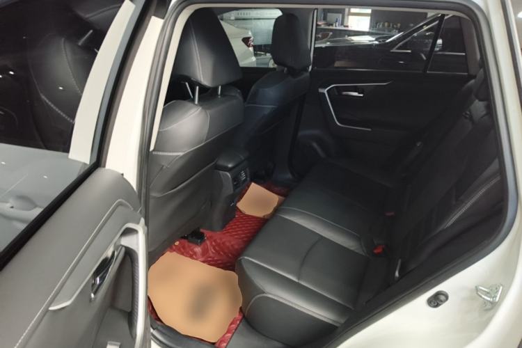 Used Toyota RAV4 2022 2.0L CVT Two-Wheel Drive Fashion Plus Edition Left Rear Seat
