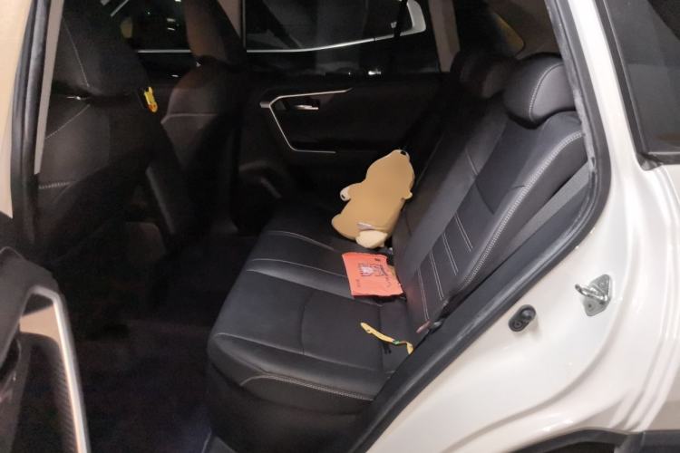 Used Toyota RAV4 2022 Dual-Engine 2.5L E-CVT Four-Wheel Drive Elite Plus Edition Left Rear Seat