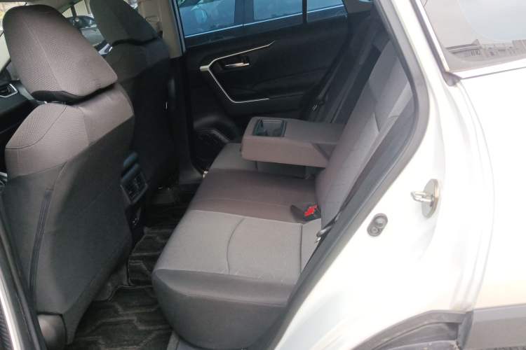 Used Toyota RAV4 2022 2.0L CVT Two-Wheel Drive Fashion Edition Left Rear Seat