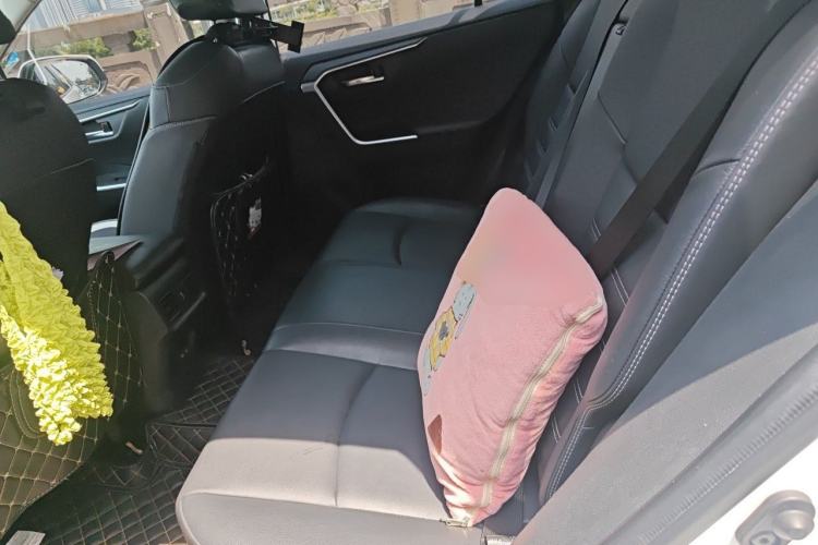 Used Toyota RAV4 2022 2.0L CVT Two-Wheel Drive Fashion Plus Edition Left Rear Seat