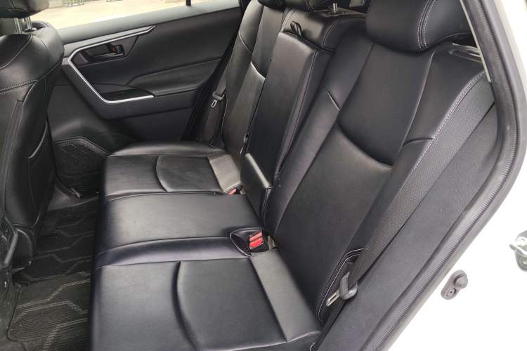 Used Toyota RAV4 2022 2.0L CVT Two-Wheel Drive Urban Edition Left Rear Seat