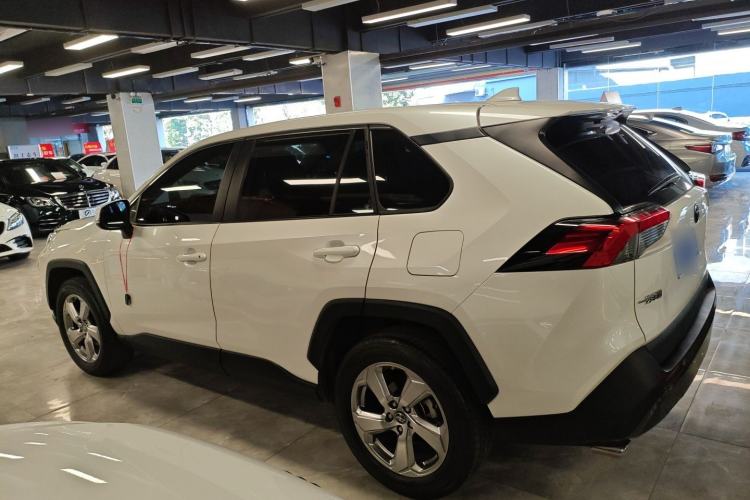Used Toyota RAV4 2022 2.0L CVT Two-Wheel Drive Fashion Edition Left Side