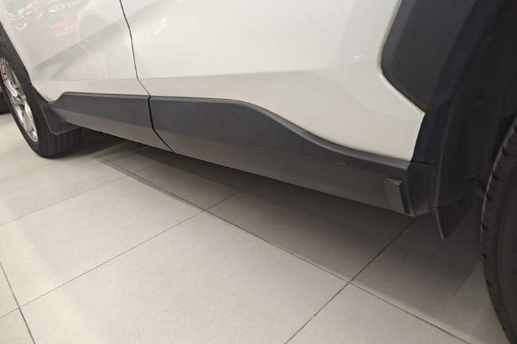 Used Toyota RAV4 2022 2.0L CVT Two-Wheel Drive Fashion Plus Edition Left Side Sill