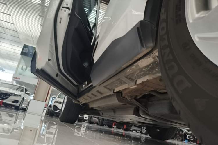 Used Toyota RAV4 2022 Dual-Engine 2.5L E-CVT Two-Wheel Drive Elite Edition Left Side Sill